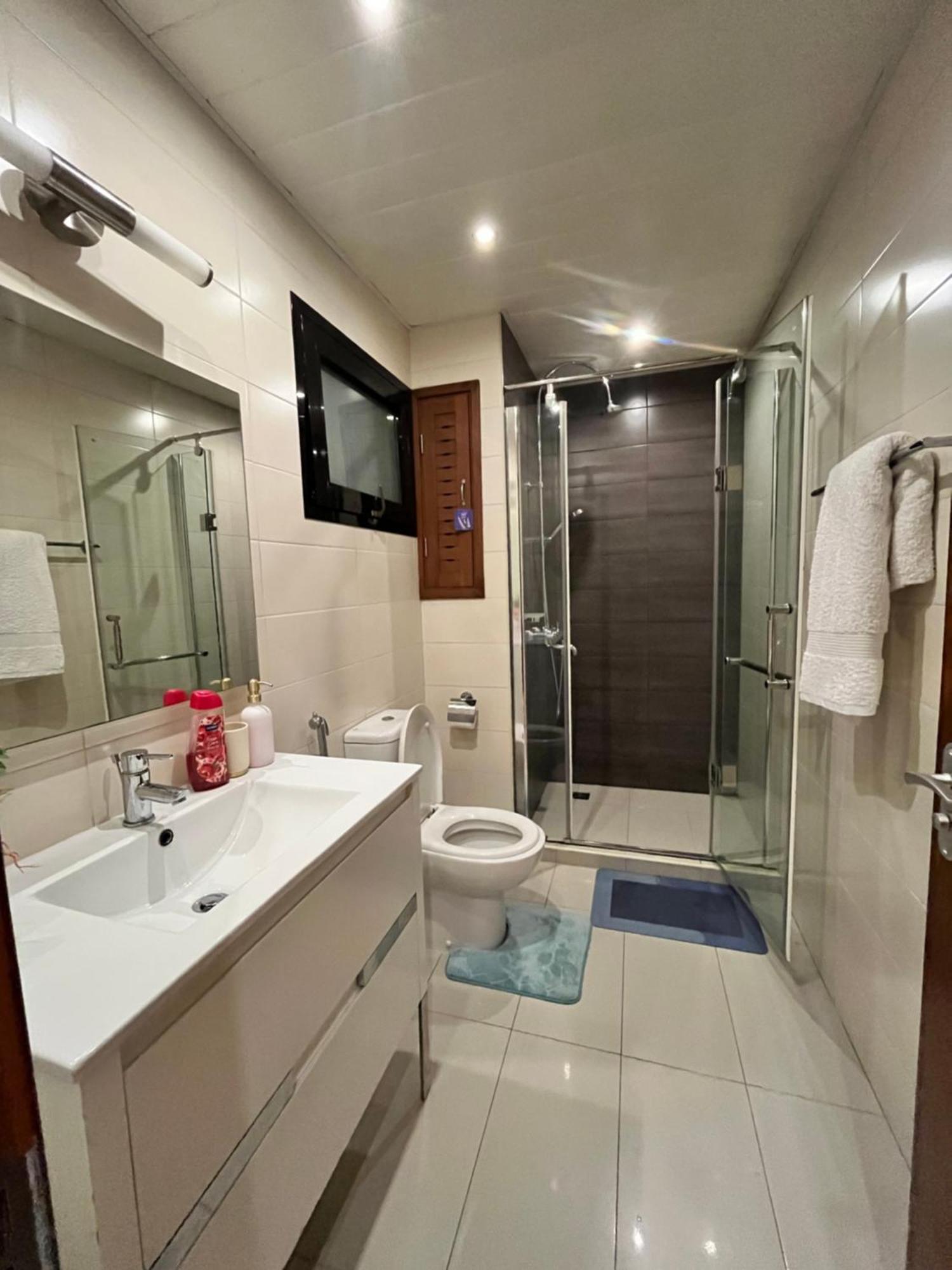 Coastalhome 75Inch Tv 5Min Drive To The City & Beach 达累斯萨拉姆 外观 照片