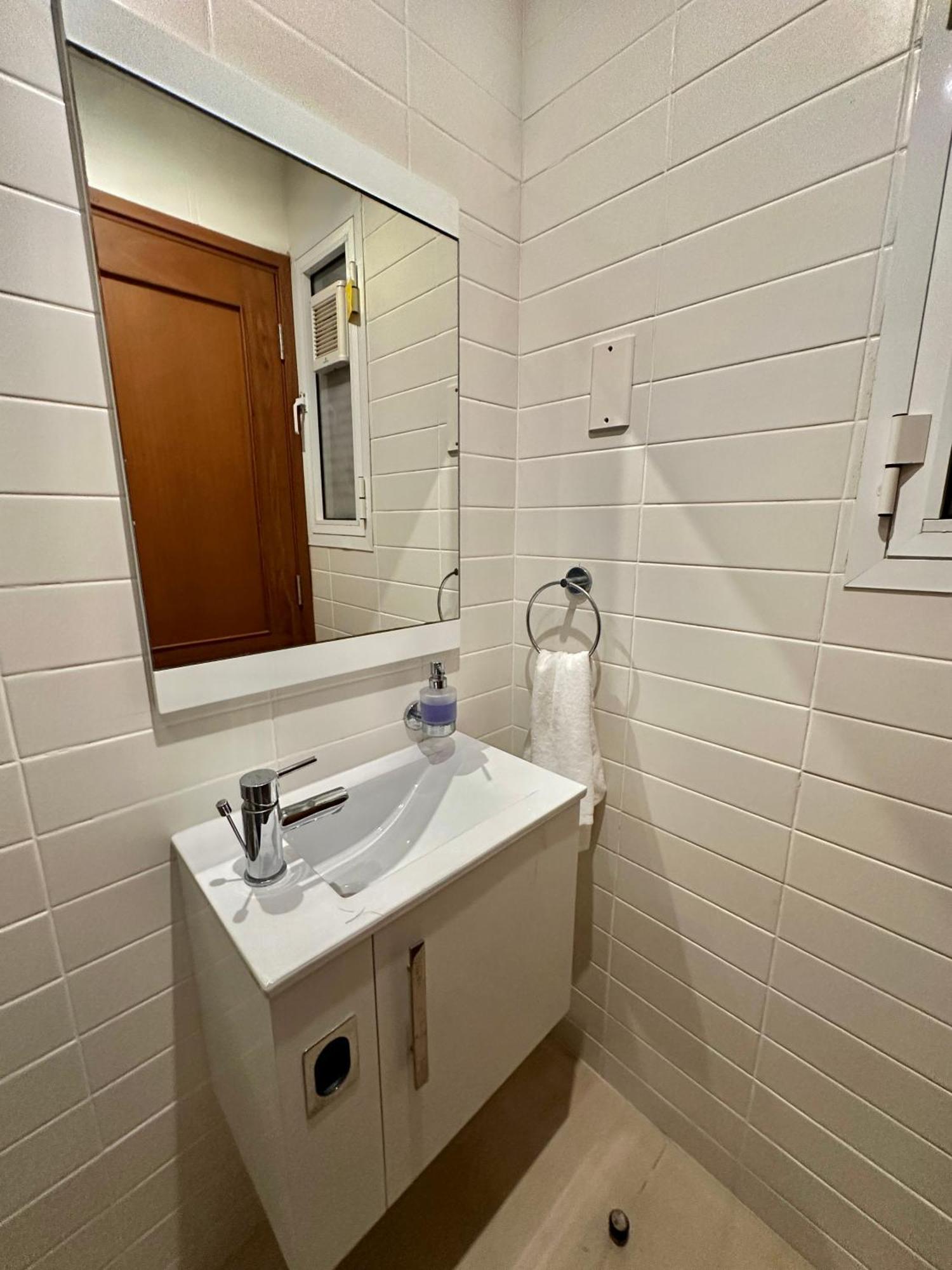 Coastalhome 75Inch Tv 5Min Drive To The City & Beach 达累斯萨拉姆 外观 照片