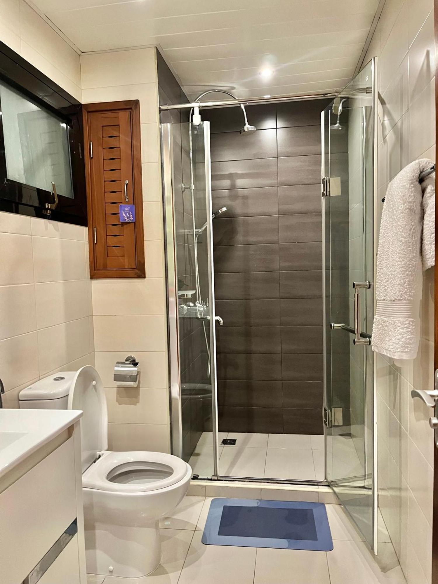 Coastalhome 75Inch Tv 5Min Drive To The City & Beach 达累斯萨拉姆 外观 照片