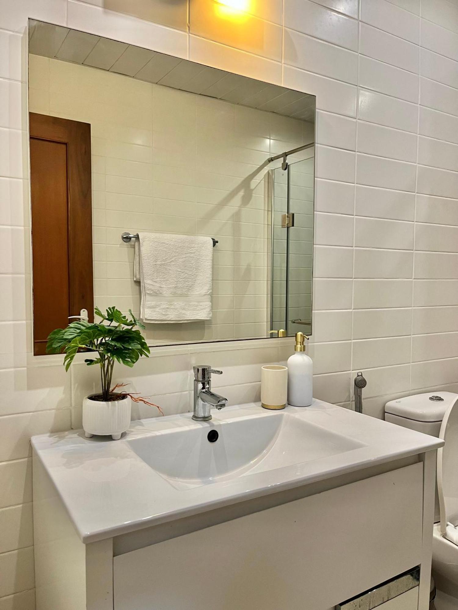Coastalhome 75Inch Tv 5Min Drive To The City & Beach 达累斯萨拉姆 外观 照片